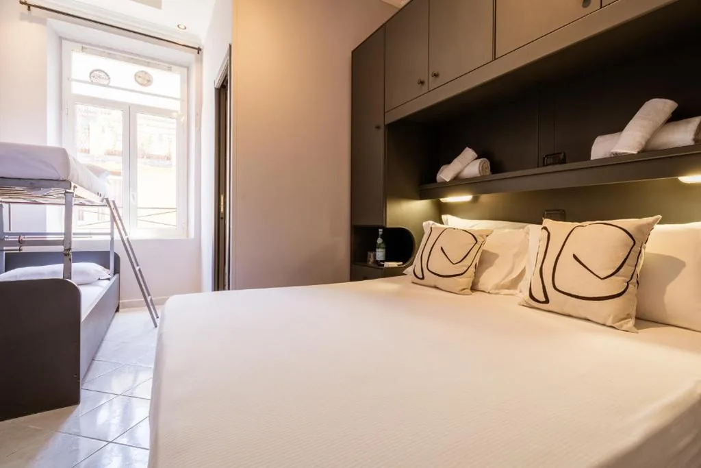 Camera Quadrupla con Bagno Privato — Cunabu Castro Pretorio