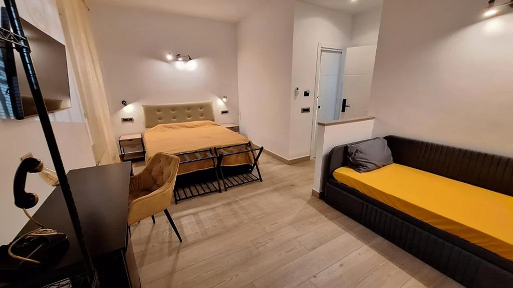 Quadruple Room with Private Bathroom — Domus Albalonga
