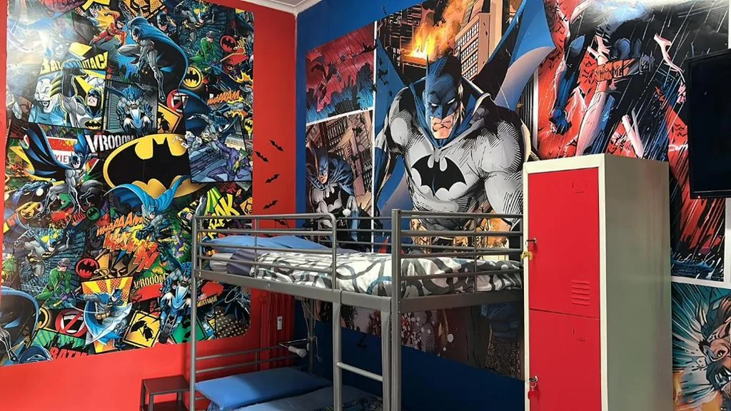 Quadruple Room with External Private Bathroom — Comics Guesthouse Hostel