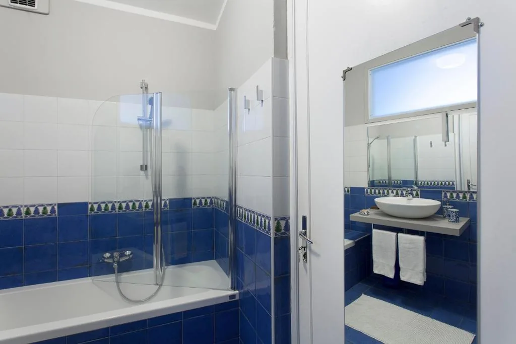 Camera Quadrupla con Bagno Privato Esterno — Palazzo Bellini