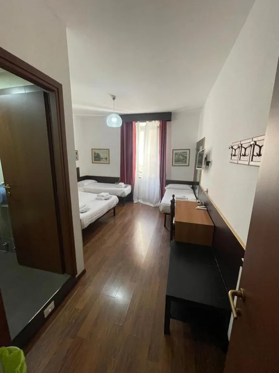 Quadruple Room with Private Bathroom — Gold House