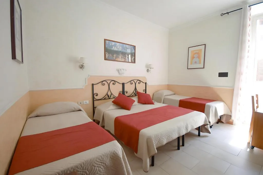 Camera Quadrupla con Bagno Privato — Hotel Alexis