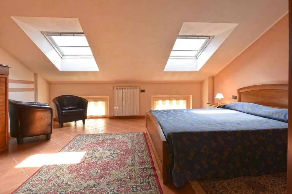 Camera Quadrupla con Bagno Privato — Hotel Ristorante Borgovecchio