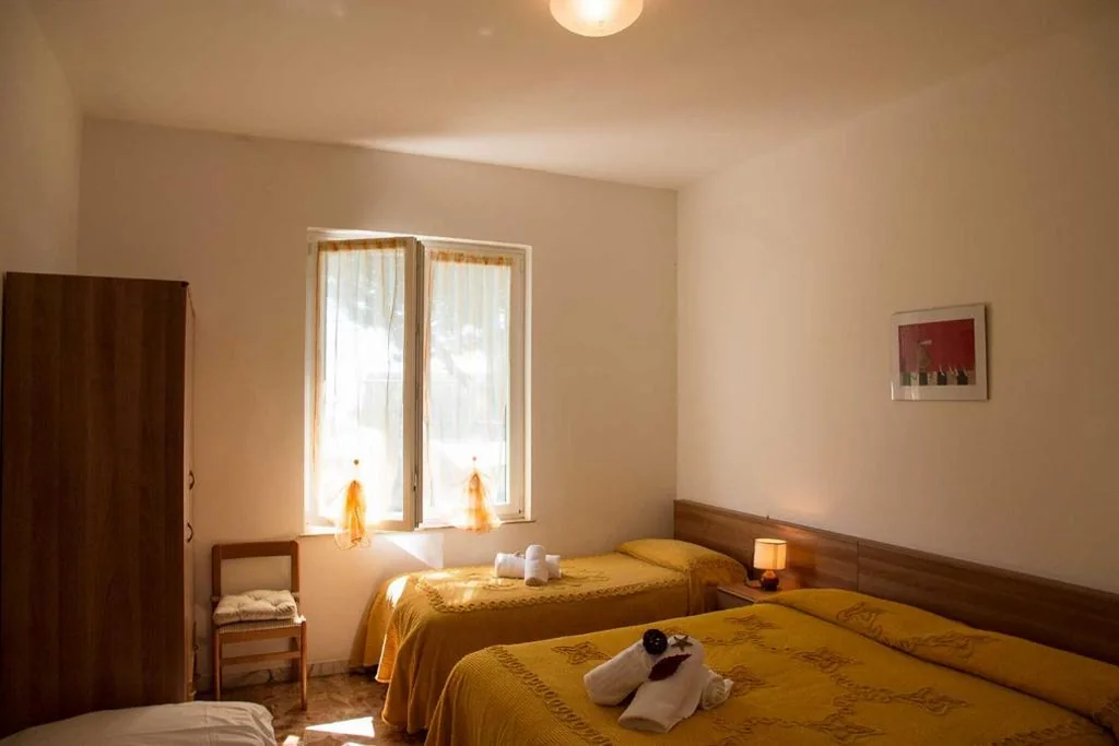 Camera Quadrupla con Bagno Privato — Hotel Silvia Framura – Cinque Terre