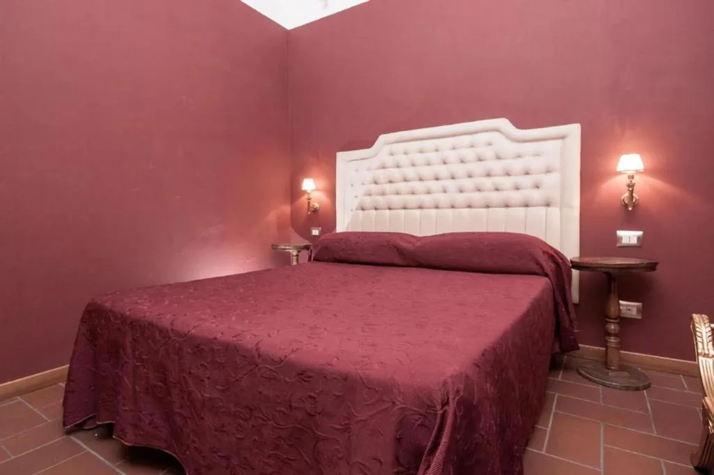 Camera Quadrupla con Bagno Privato — Imperial GuestHouse