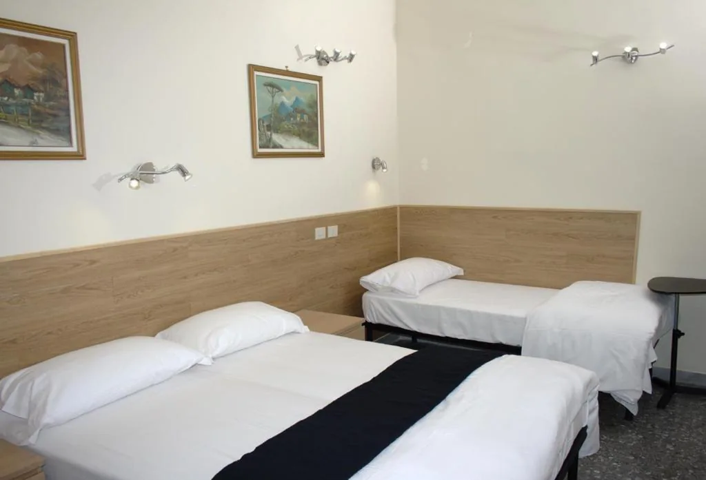 Camera Quadrupla con Bagno Privato — In vacanza da Sara