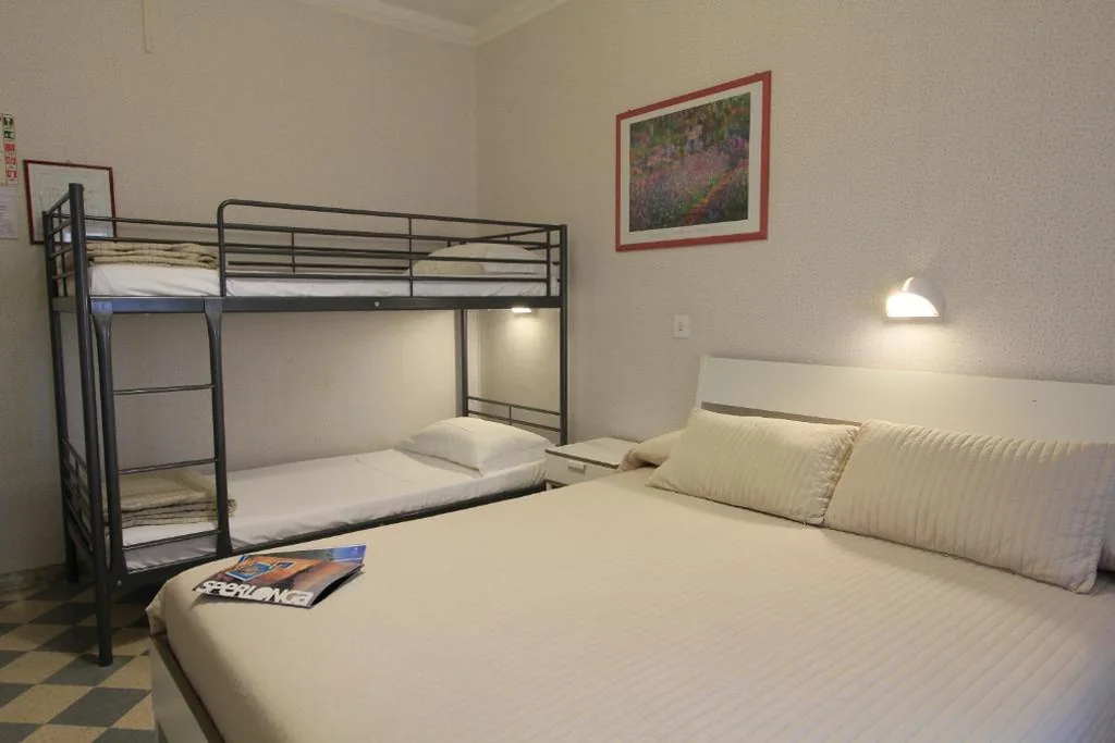 Camera Quadrupla con Bagno Privato — Miralago