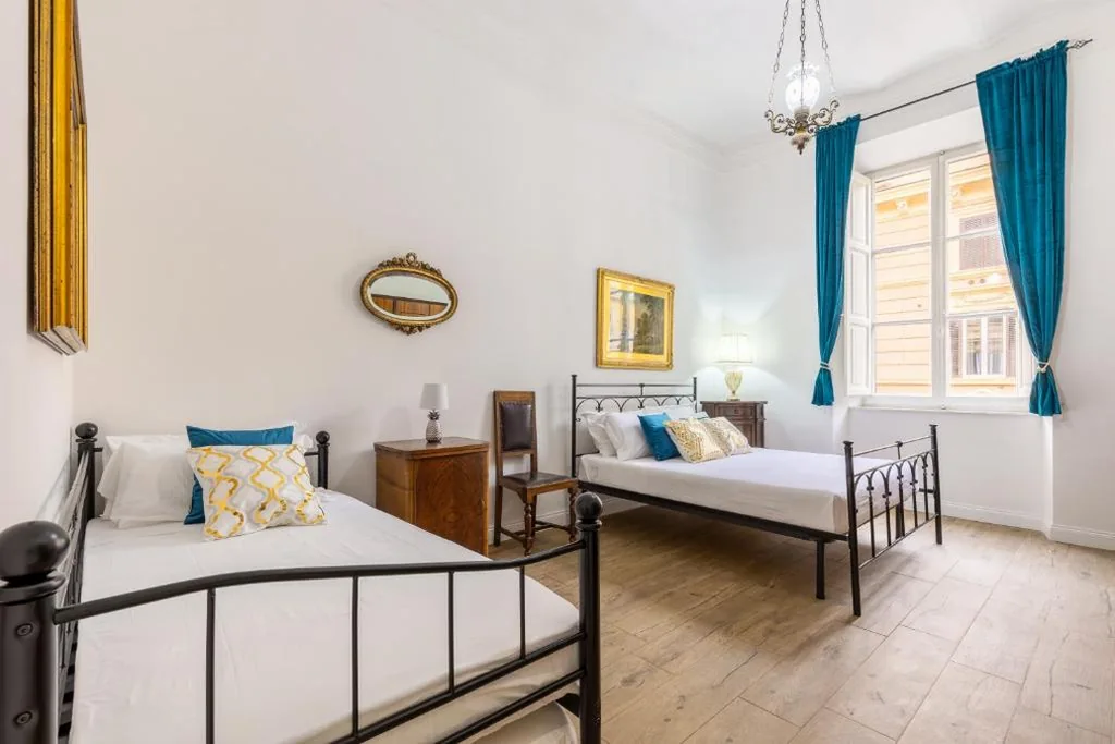 Quadruple Room with Private Bathroom — Ottaviano Suites