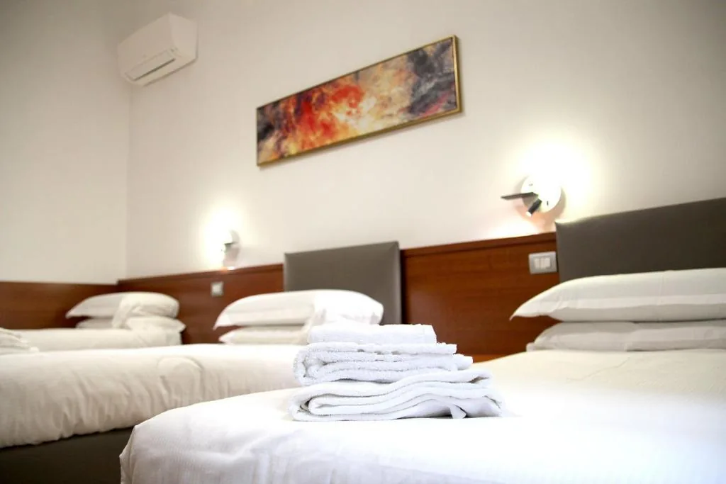 Quadruple Room with Private Bathroom — Principe Guesthouse