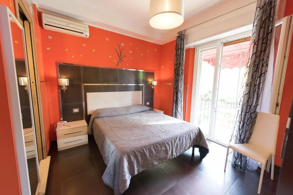 Quadruple Room with Private Bathroom — Roma Gianicolense