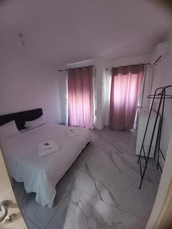 Camera Quadrupla con Bagno Privato — Scalia gest
