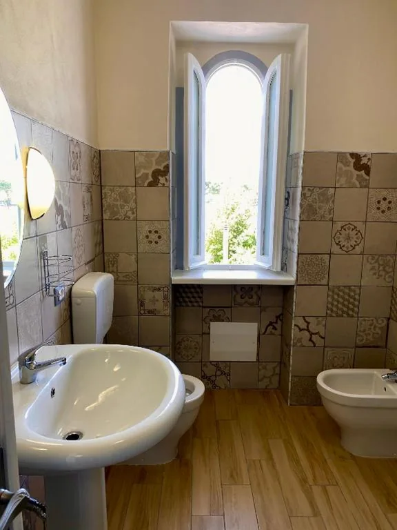 Camera Quadrupla con Bagno Privato — Sperlonga Paradise Suites 500m dal mare in estate Servizio navetta per Sperlonga centro