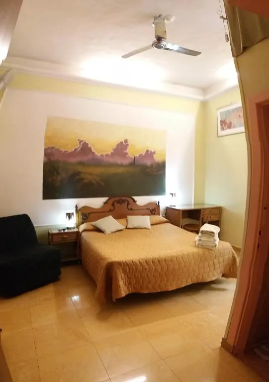 Quadruple Room with Private Bathroom — walter romarooms
