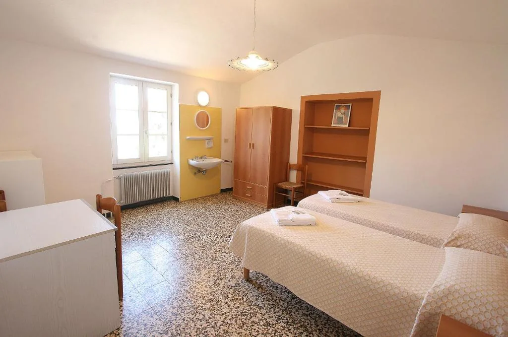 Camera Quadrupla con Bagno — Santuario NS Soviore Cinque Terre