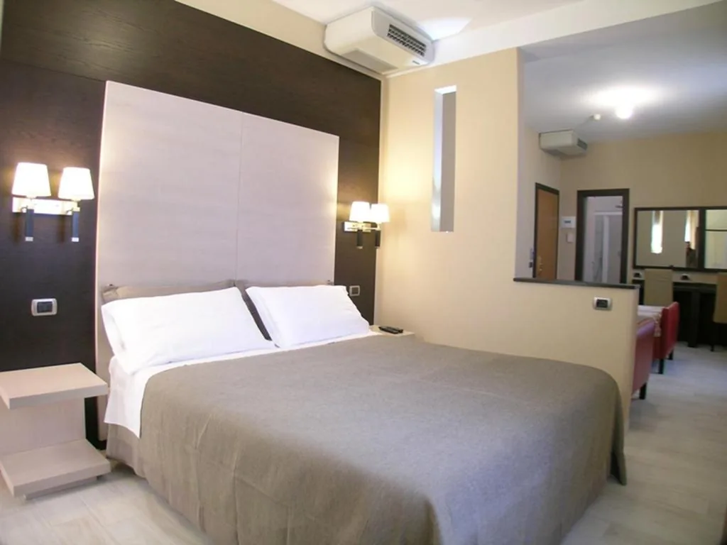 Camera Quadrupla con Balcone — Albergo La Marina B&B