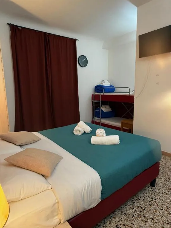Quadruple Room with Balcony — Grand Gaeta