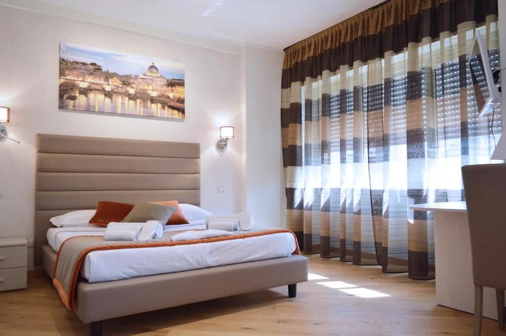 Quadruple Room with Balcony — Vatican City Relais
