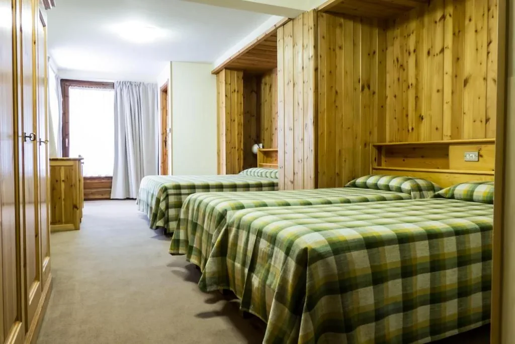 Quadruple Room with Terrace — Hotel Valdotain