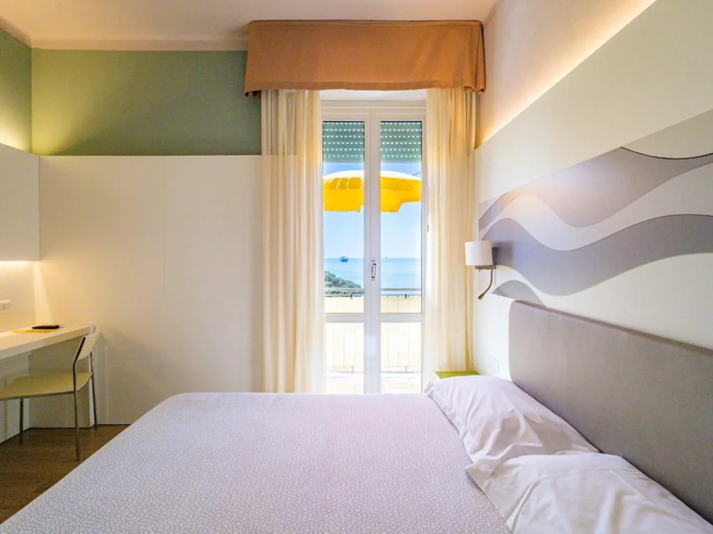 Camera Quadrupla con Vista Mare — Hotel Il Nido
