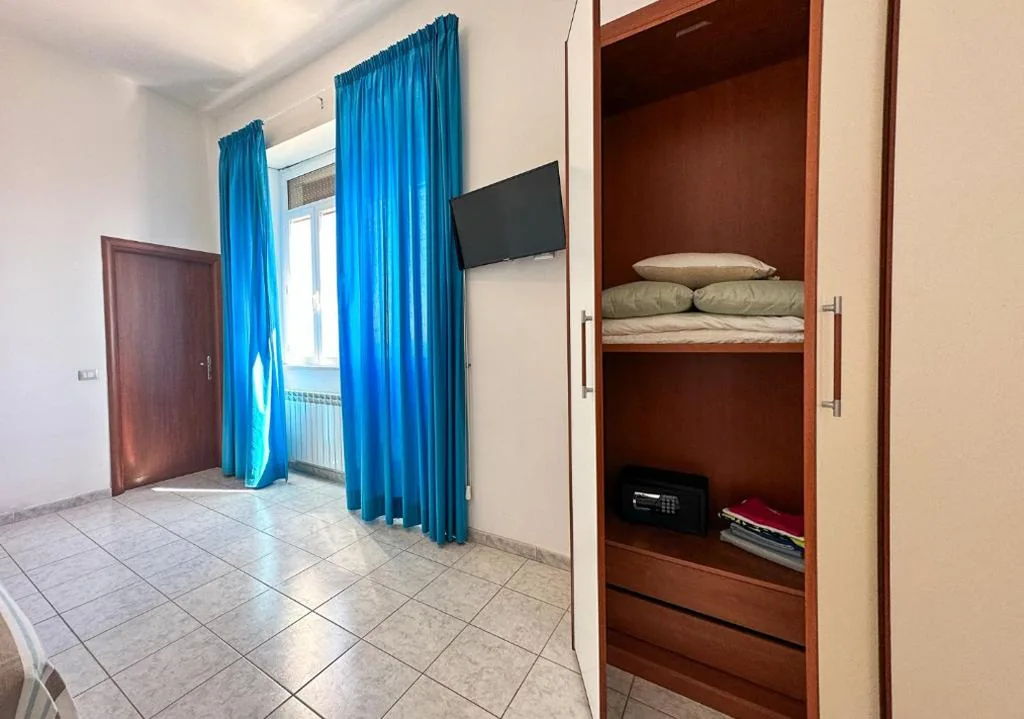 Camera Quadrupla con Vista Mare — Villa MG Hotel