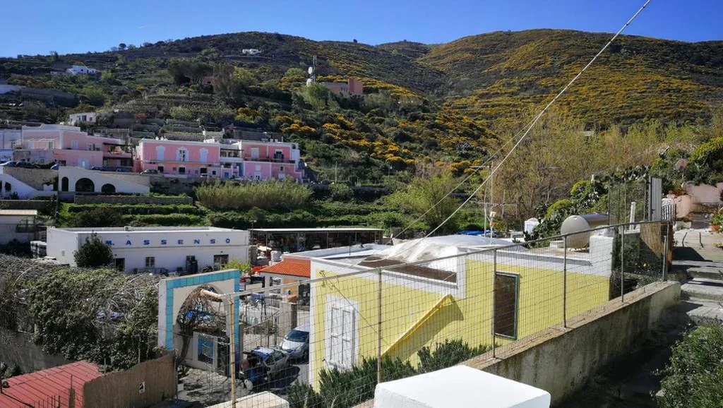 Camera Quadrupla con Vista Mare — VisitPonza – Palazzetto Azzurro