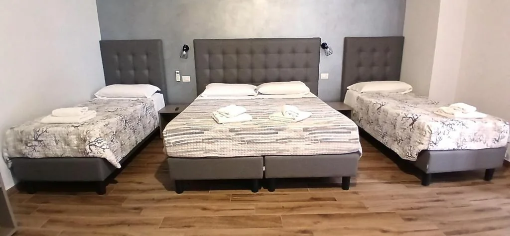 Camera Quadrupla Deluxe — ANGI HOME