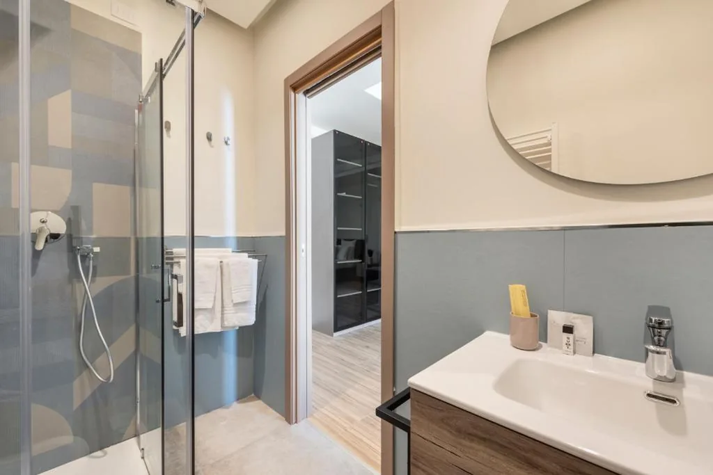 Deluxe Quadruple Room — Domus 28