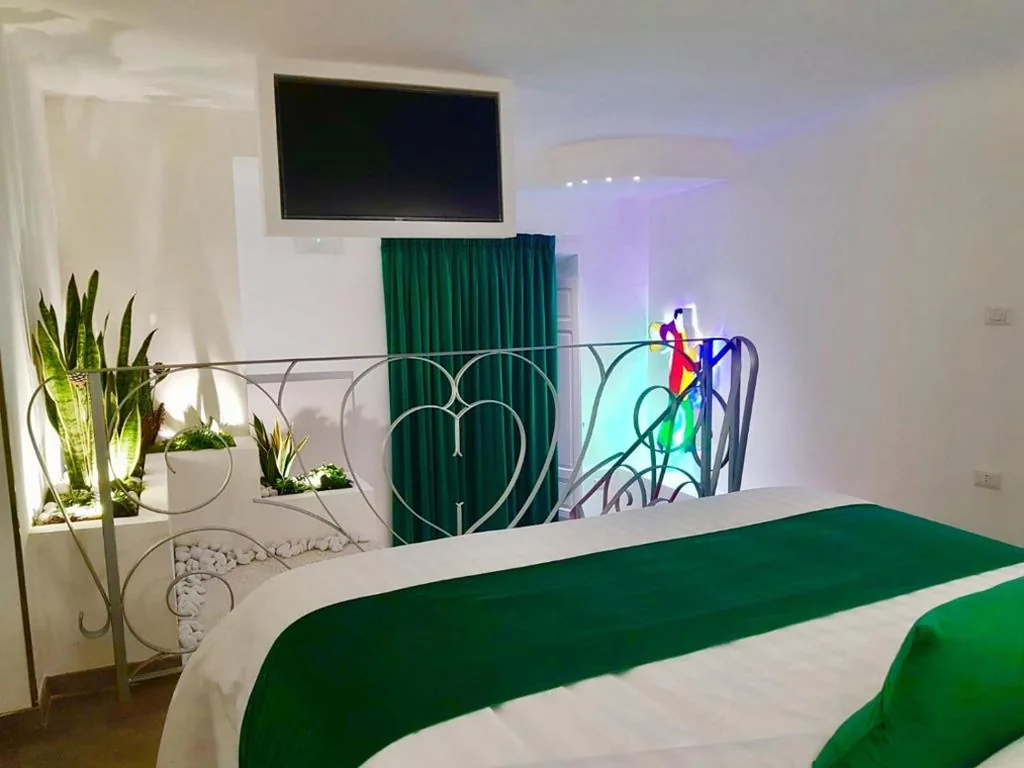 Quadruple Deluxe Room — Governo Vecchio Guesthouse Navona
