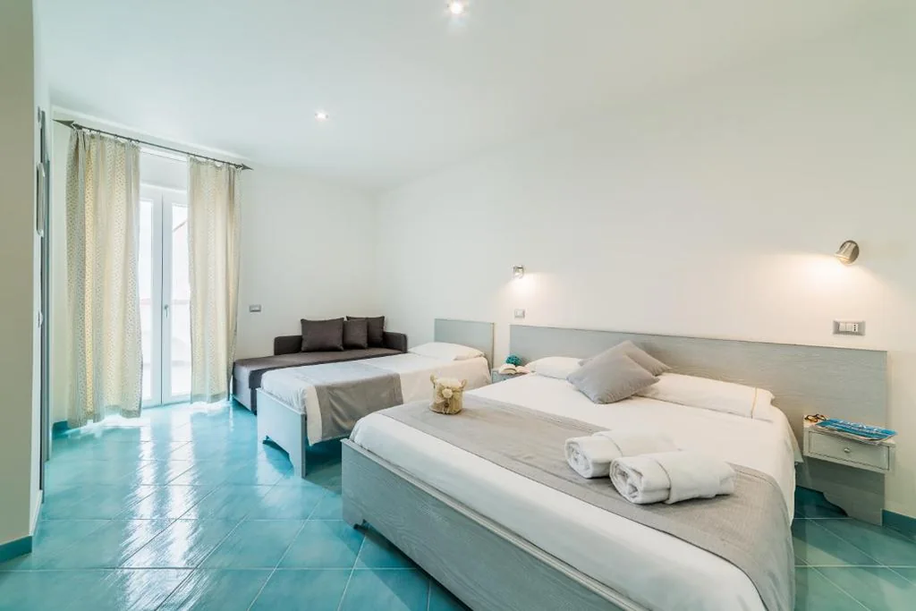 Camera Quadrupla Deluxe — Hotel Corallo Circeo