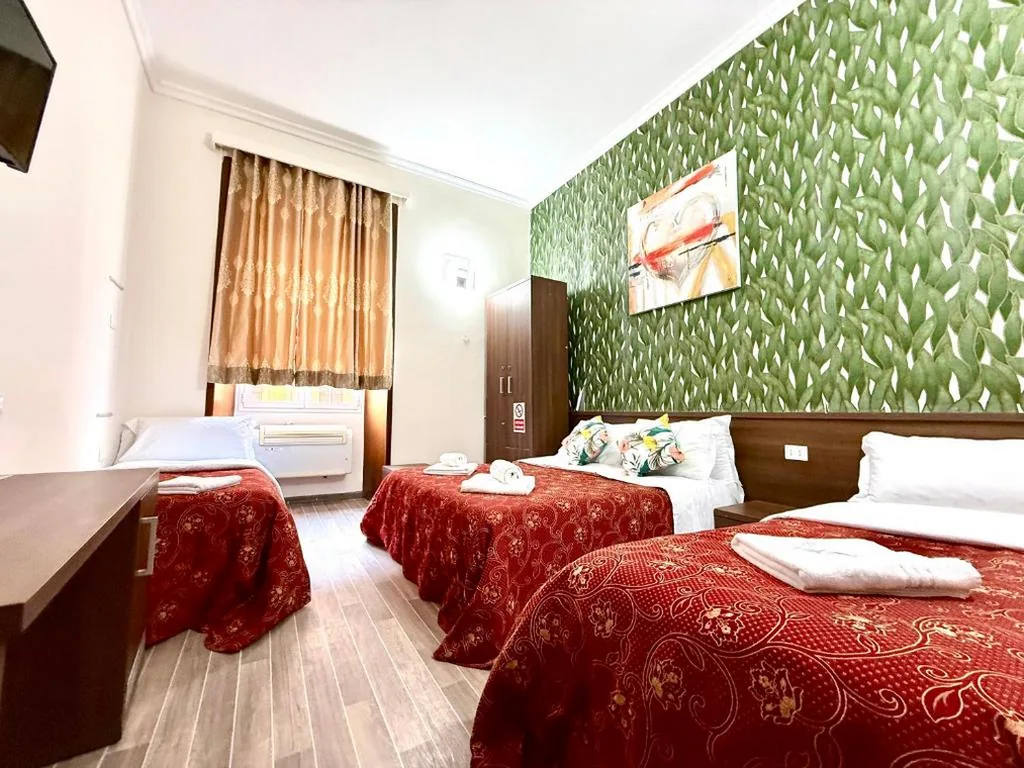 Deluxe Quadruple Room — Royal Termini Guest House