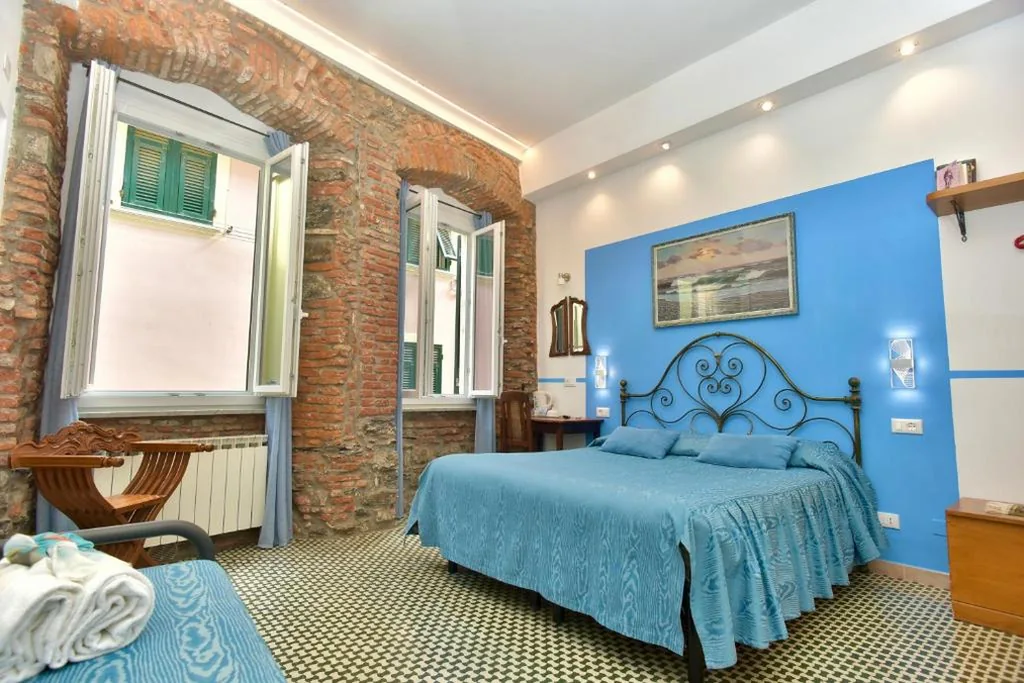 Camera Quadrupla Deluxe — The Vernazza Main Plaza – Rooms & Apartment