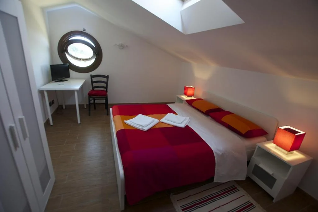 Camera Quadrupla Economy — B&B La Terrazza di Frascati
