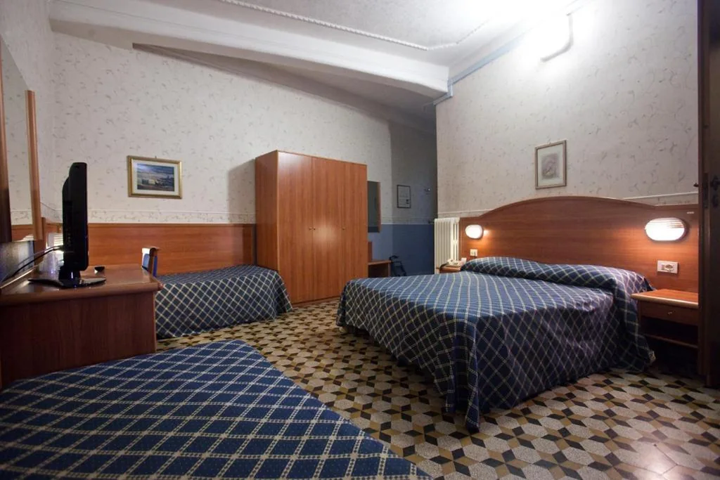 Camera Quadrupla — Hotel Emmaus