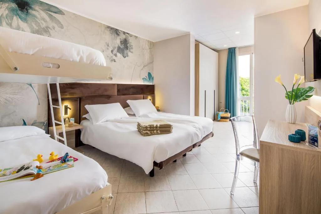 Quadruple Room — Hotel Gabriella