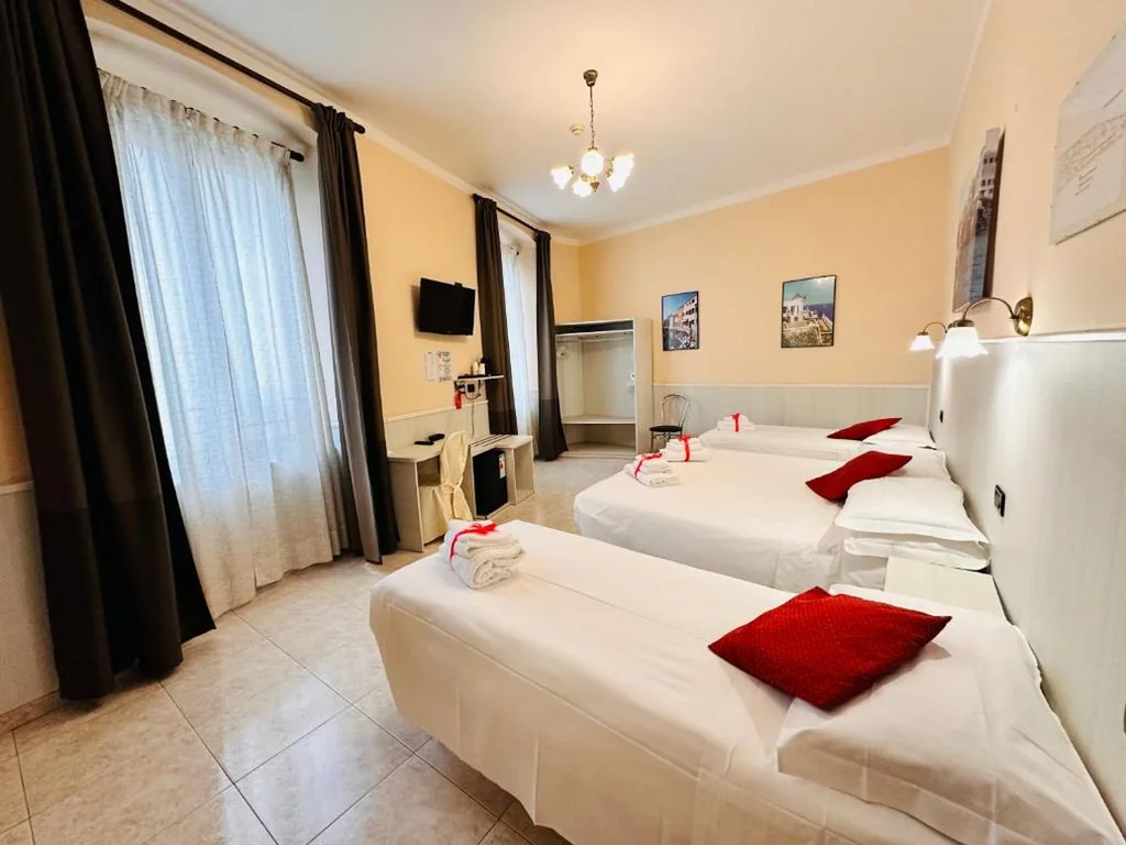 Quadruple Room — Hotel Galata