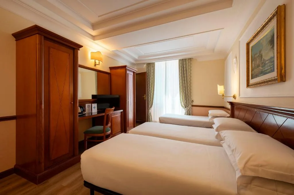Camera Quadrupla — Hotel Hiberia