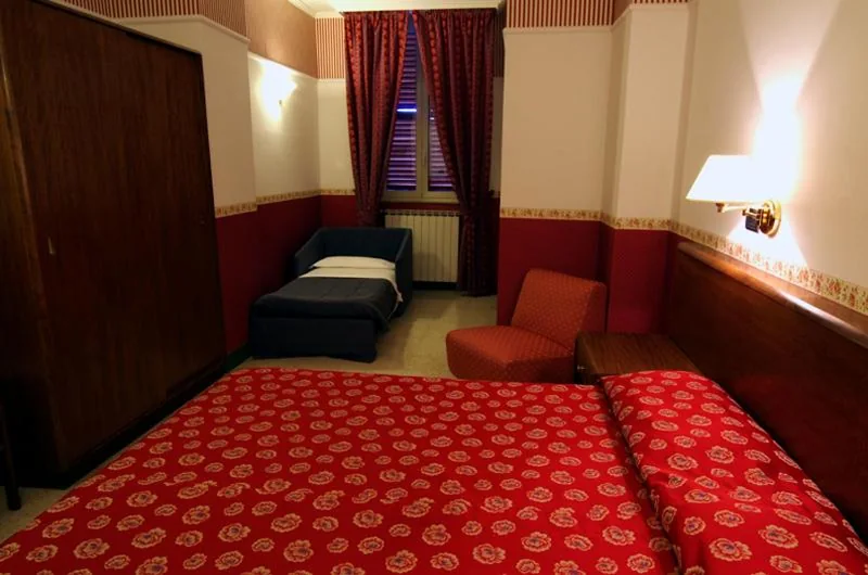 Camera Quadrupla — Hotel Iris Crillon