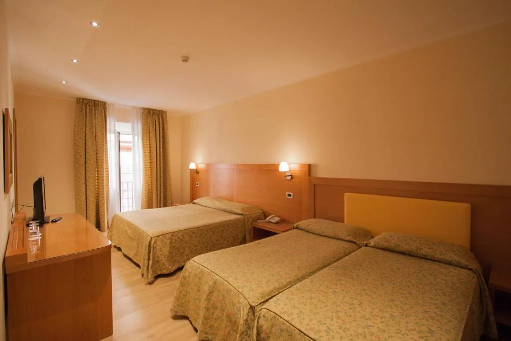 Camera Quadrupla — Hotel Laurentia