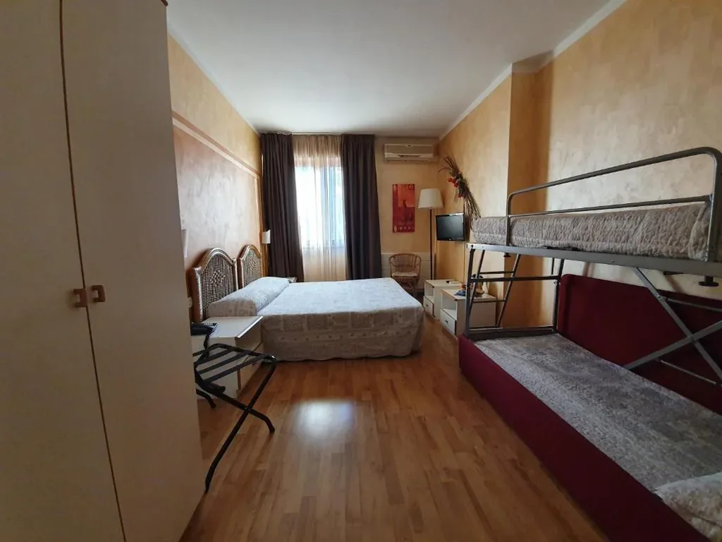 Camera Quadrupla — Hotel Le Pageot