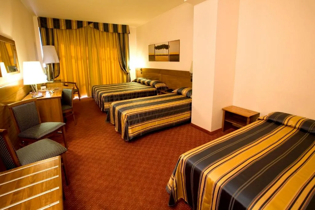 Camera Quadrupla — Hotel Master