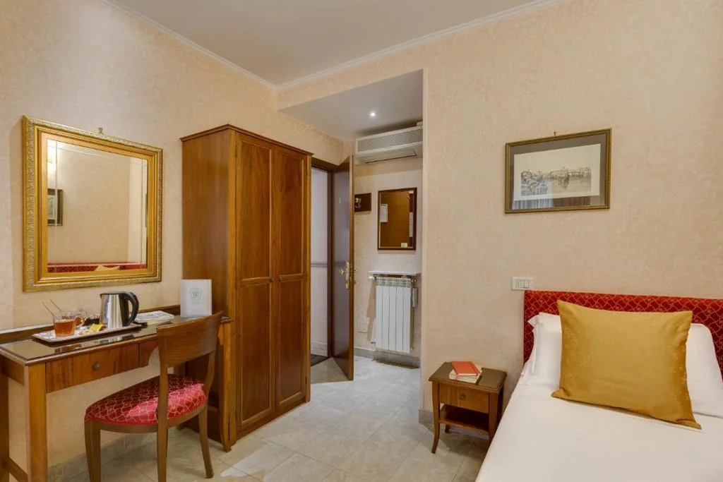 Quadruple Room — Hotel Silla
