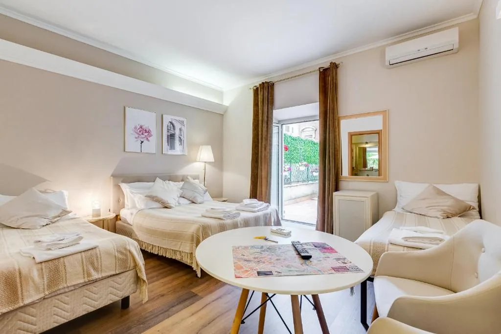 Camera Quadrupla — JMartins Roma Suites