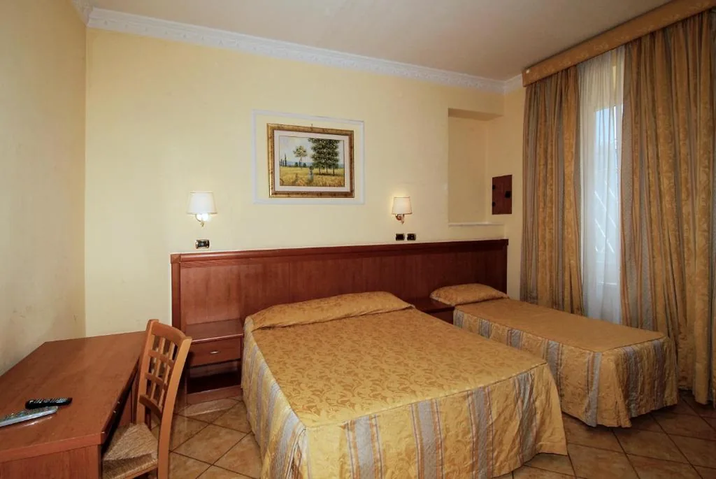 Camera Quadrupla Large — Hotel Meridiana