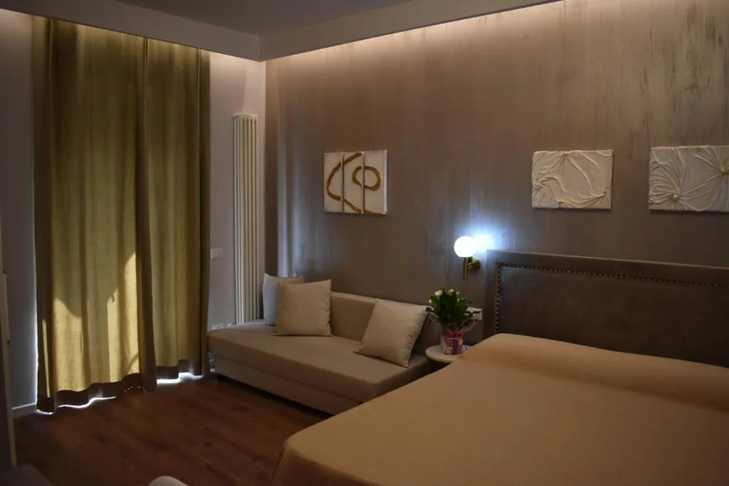 Luxury Quadruple Room — Gallery House 59 Guest House
