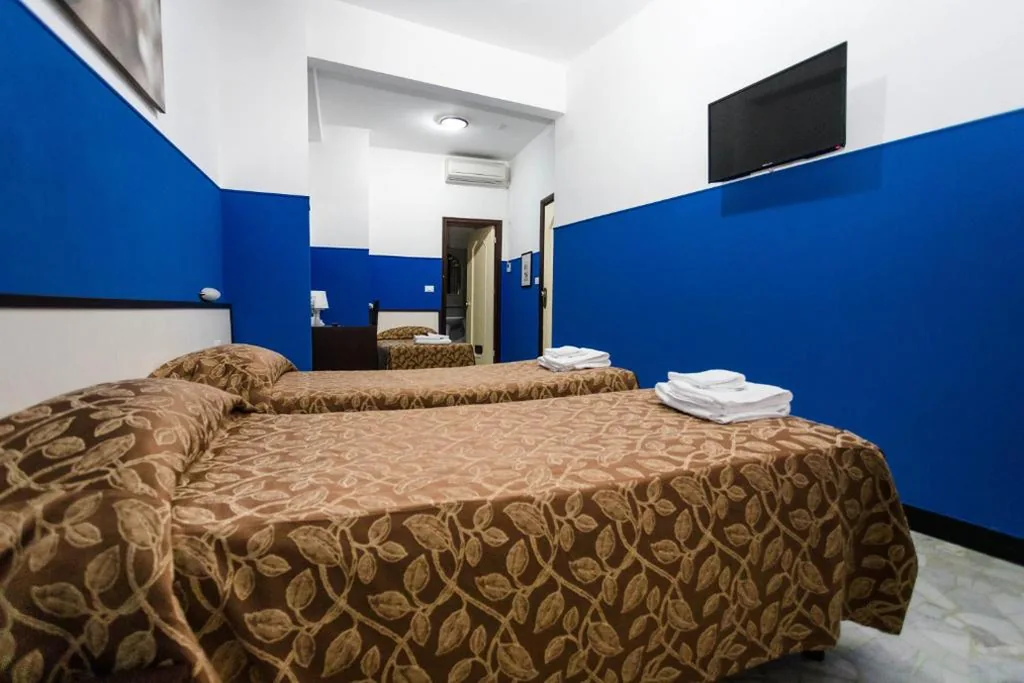 Camera Quadrupla — Mini Hotel