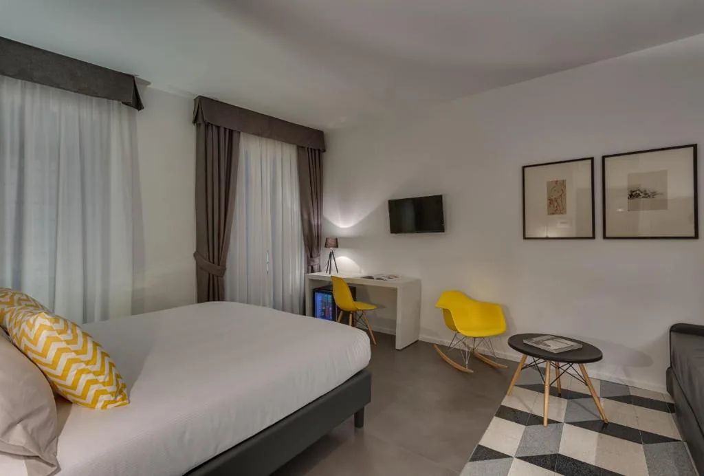 Quadruple Room — Navona Theatre Hotel