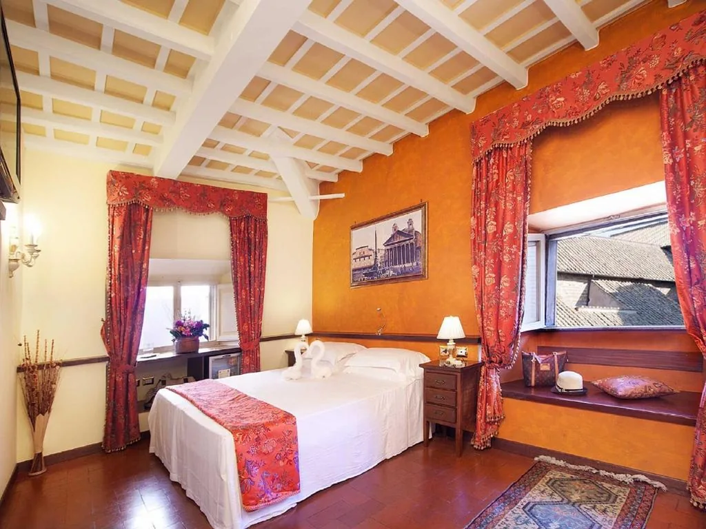 Camera Quadrupla — Pantheon Inn