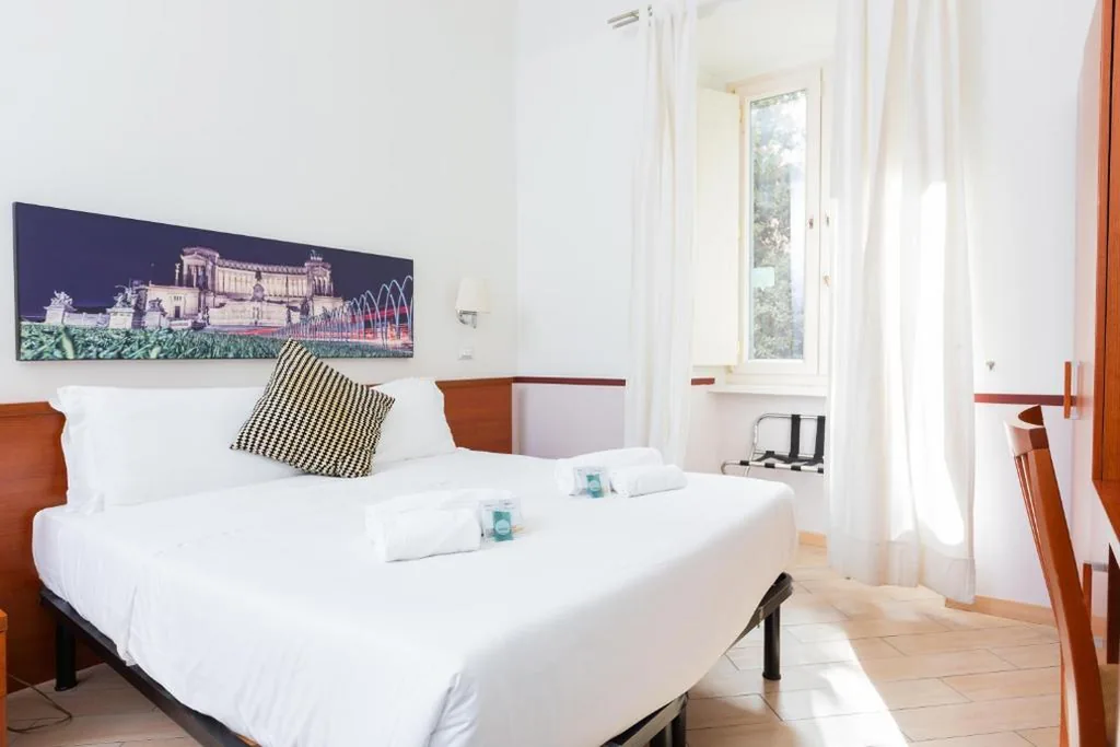 Camera Quadrupla — Rental in Rome 2012 Guest House – ZEN16
