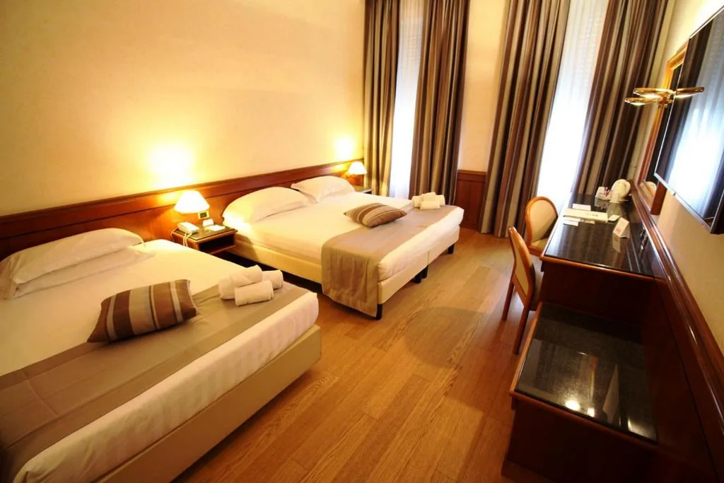 Camera Quadrupla Standard — Best Western Hotel Moderno Verdi