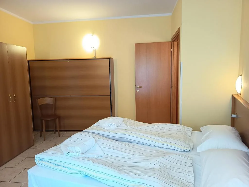 Camera Quadrupla Standard — Hotel BB Villa Orchidea